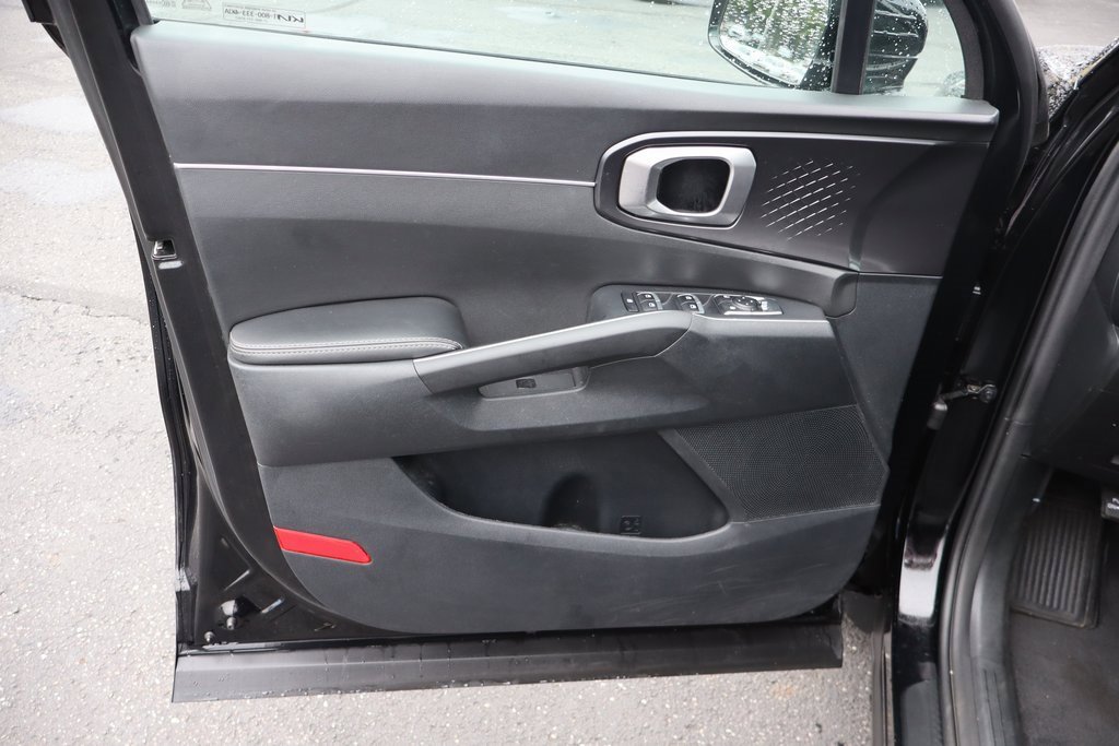 Used 2022 Kia Sorento LX image 23