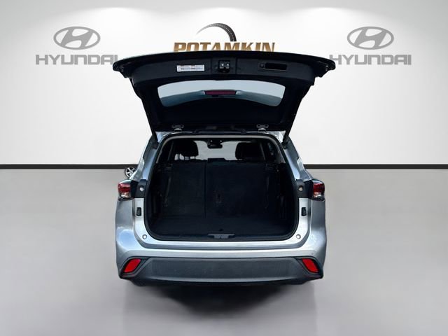 Used 2022 Toyota Highlander XLE image 24