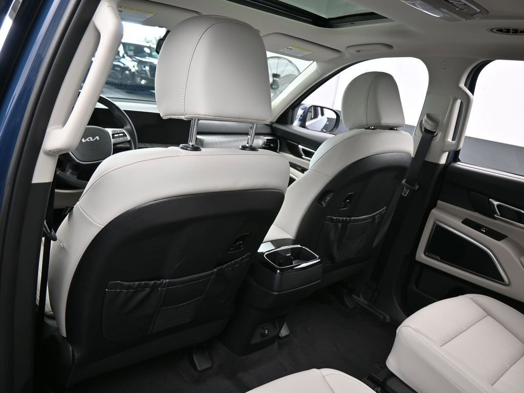 Used 2025 Kia Telluride EX w/ EX Captain's Chair Package image 36