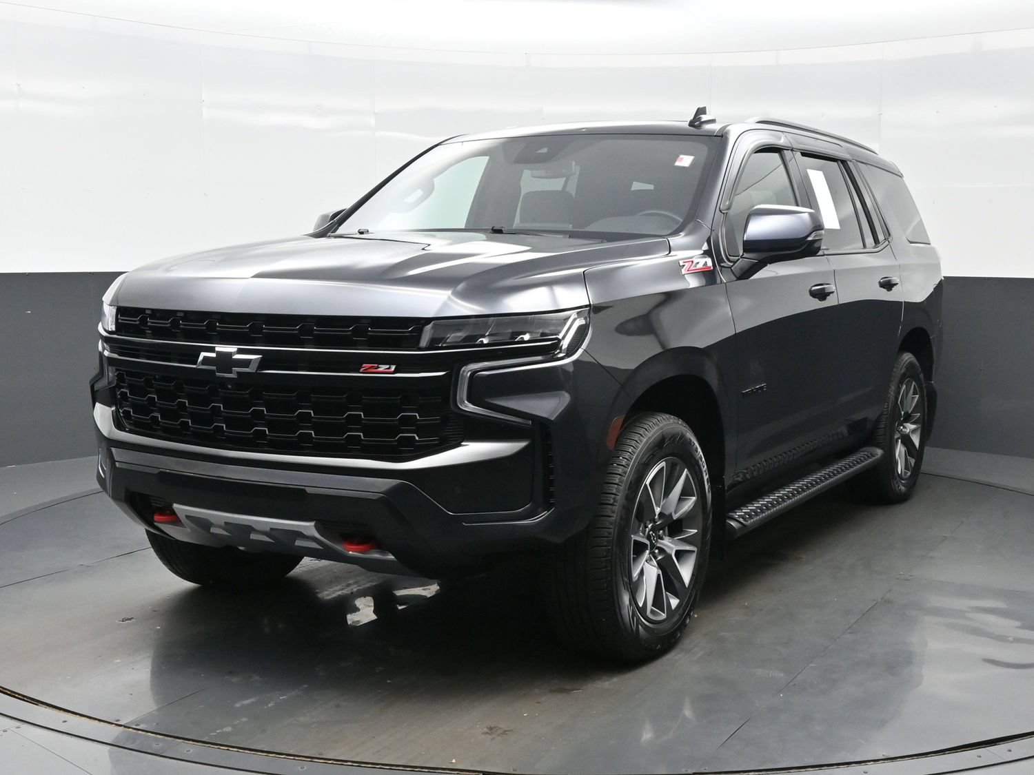 Used 2023 Chevrolet Tahoe Z71 w/ Luxury Package AWD/4WD image 1