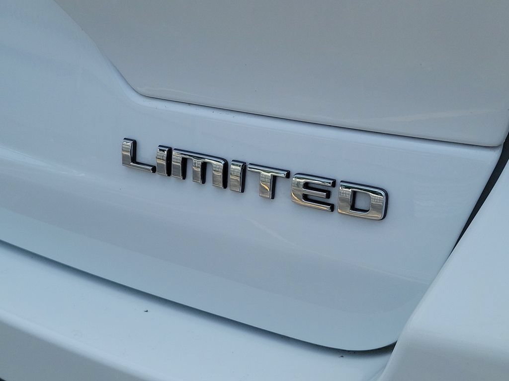 Certified 2022 Jeep Grand Cherokee Limited w/ Trailer Tow Prep Group (B) AWD/4WD image 6