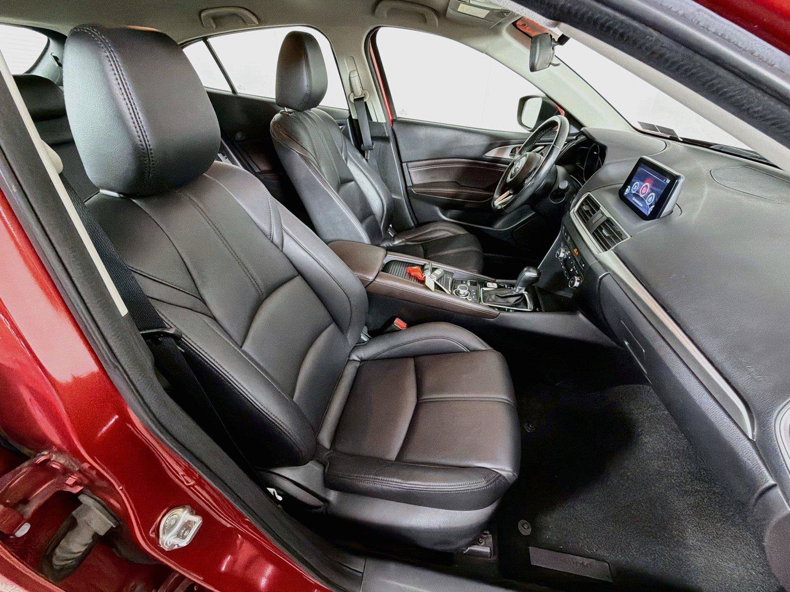 Used 2018 MAZDA MAZDA3 Touring FWD image 29