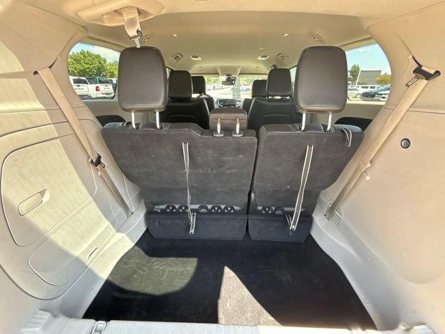 Used 2023 Chrysler Pacifica Touring-L FWD image 15