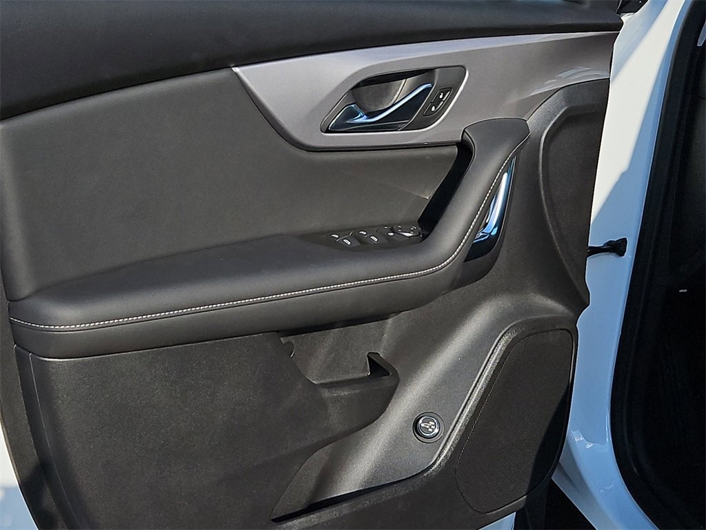 New 2025 Chevrolet Blazer LT w/ Convenience Package image 19