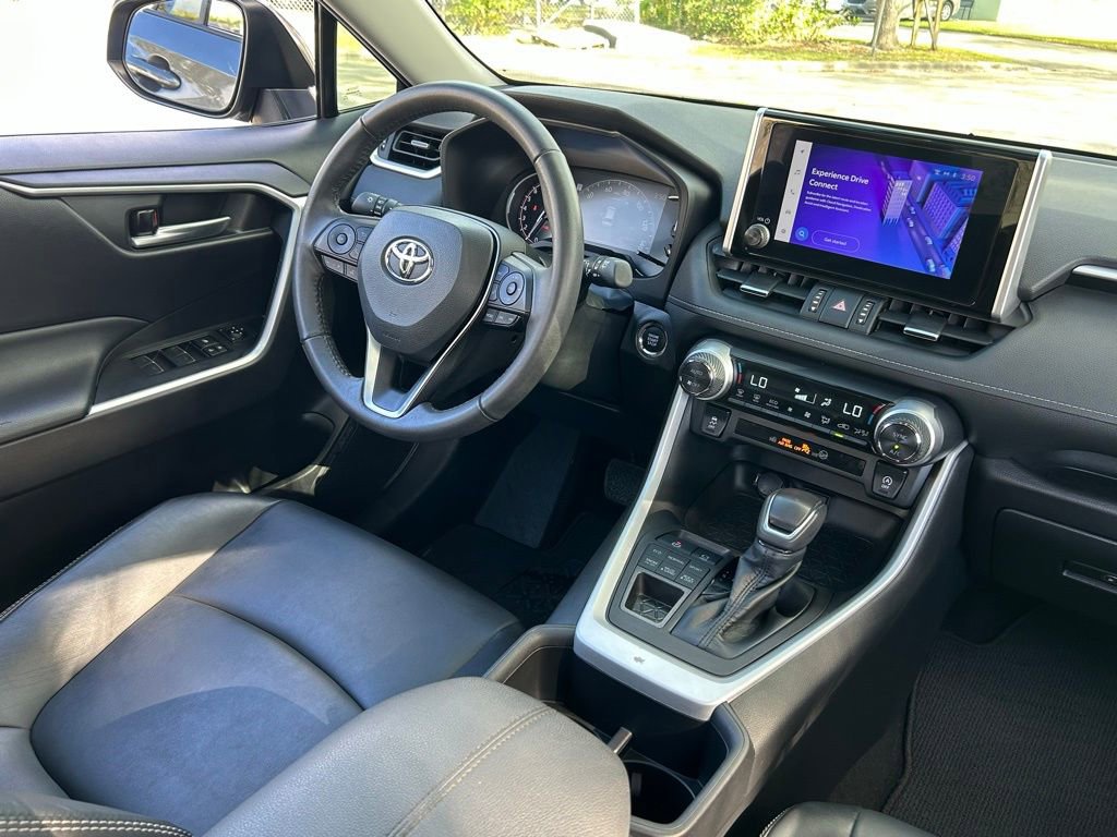 Used 2023 Toyota RAV4 XLE Premium image 10