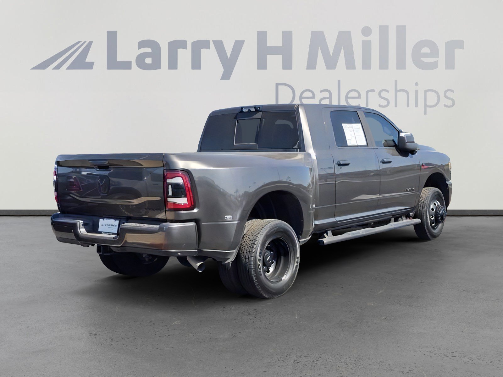 Used 2024 RAM 3500 Laramie w/ Night Edition AWD/4WD image 6