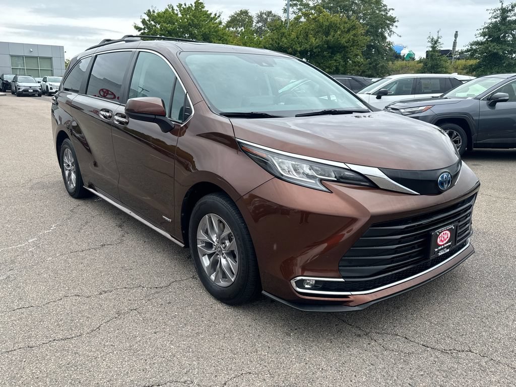 Used 2021 Toyota Sienna XLE w/ XLE Plus Package AWD/4WD image 12
