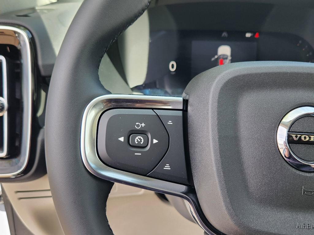 New 2026 Volvo XC40 B5 Ultra w/ Climate Package AWD/4WD image 17