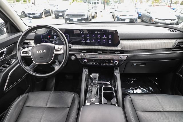 Certified 2024 Kia Telluride EX w/ EX Captain's Chair Package FWD image 14