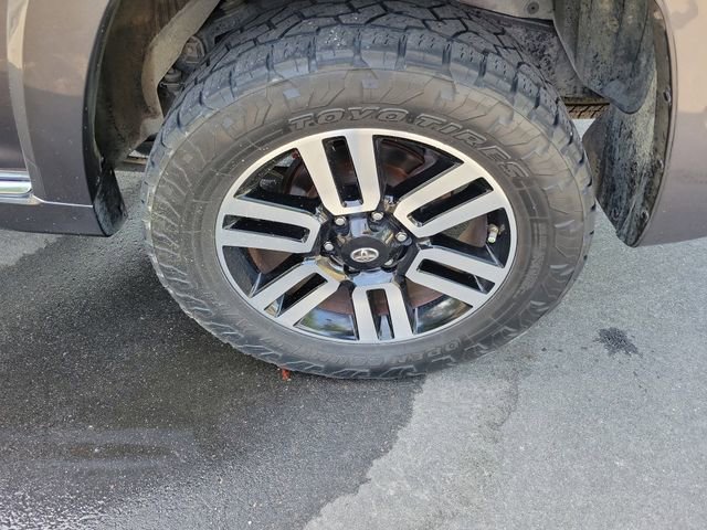 Used 2018 Toyota 4Runner Limited AWD/4WD image 7