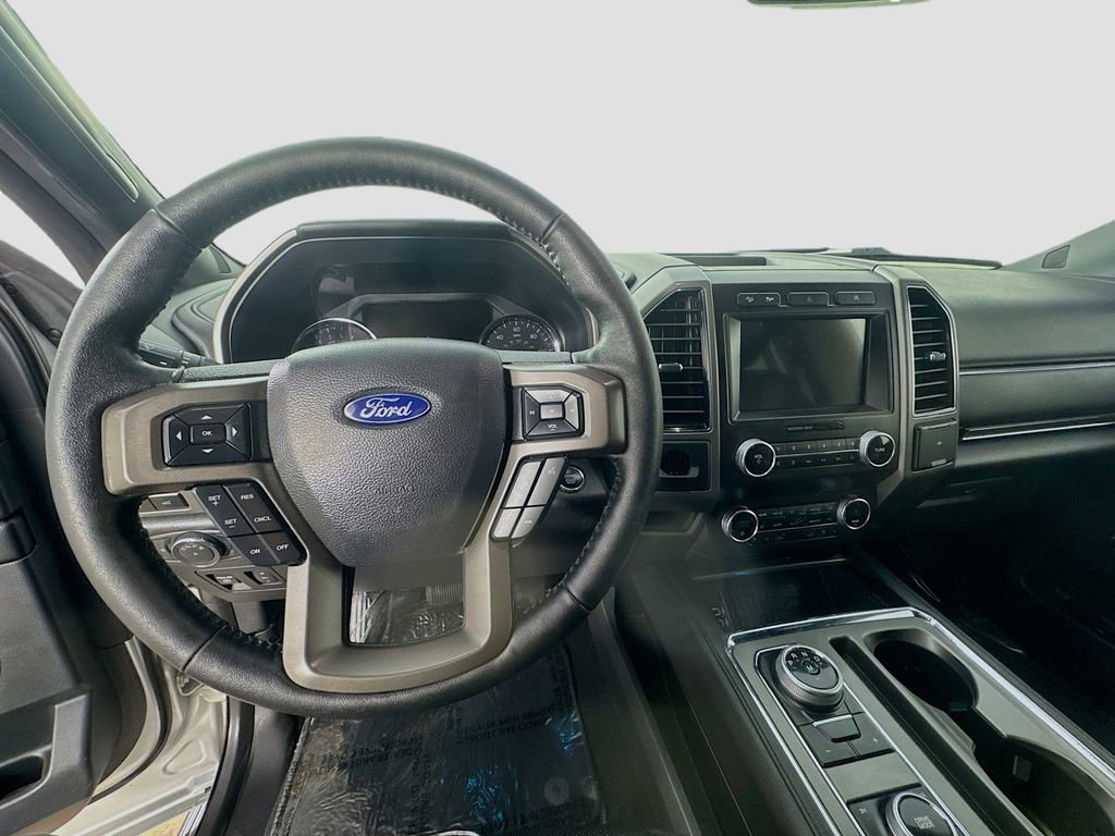 Used 2019 Ford Expedition Max XLT w/ Equipment Group 202A AWD/4WD image 13