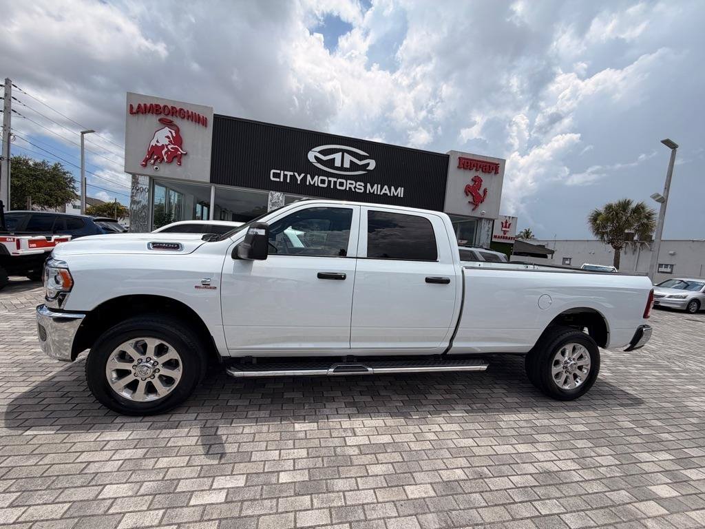 Used 2024 RAM 2500 Tradesman w/ Chrome Appearance Group AWD/4WD image 4