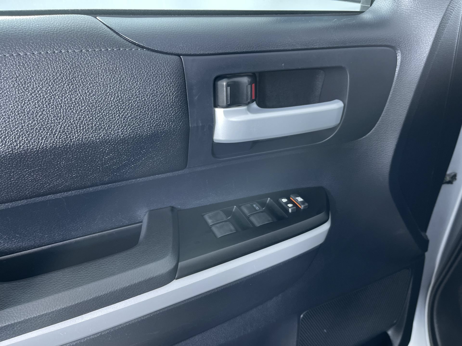 Used 2019 Toyota Tundra SR5 w/ TRD Off Road Package AWD/4WD image 13