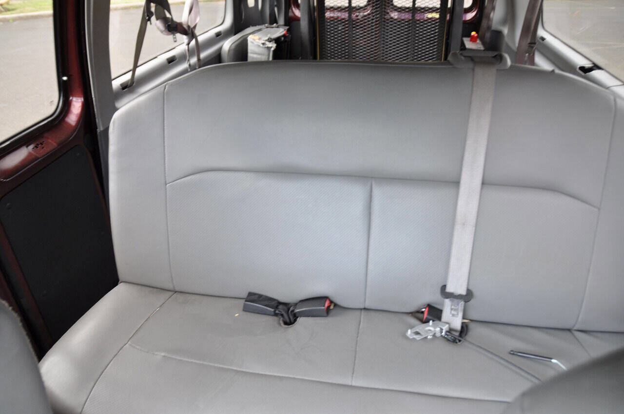 Used 2010 Ford E-350 and Econoline 350 XL image 24