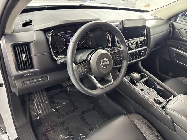 Used 2025 Nissan Pathfinder SL AWD/4WD image 24