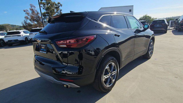 Used 2025 Chevrolet Blazer LT FWD image 8