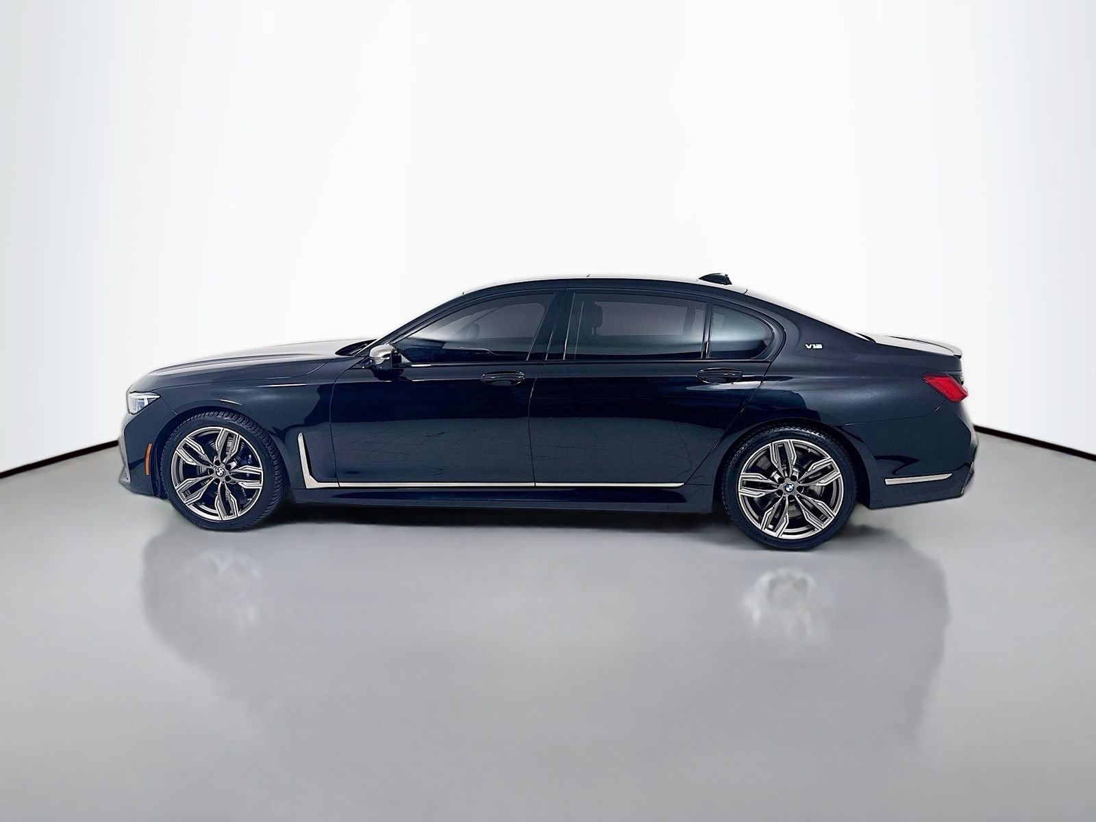 Used 2020 BMW M760i xDrive w/ Luxury Rear Seating Package image 4