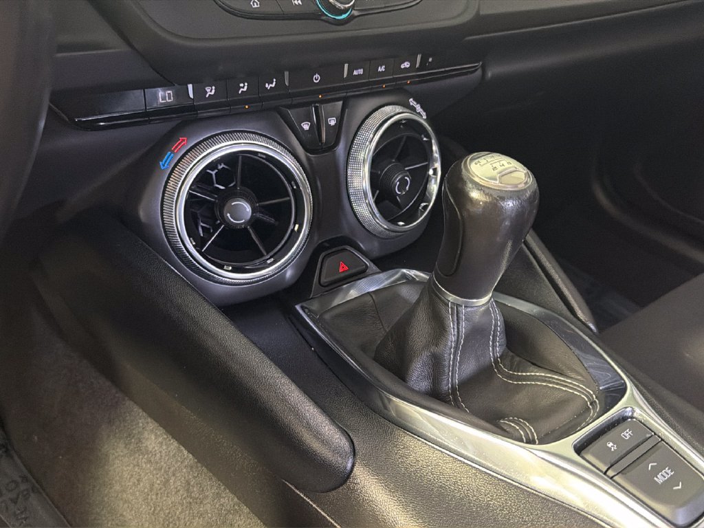 Used 2020 Chevrolet Camaro LS RWD image 23