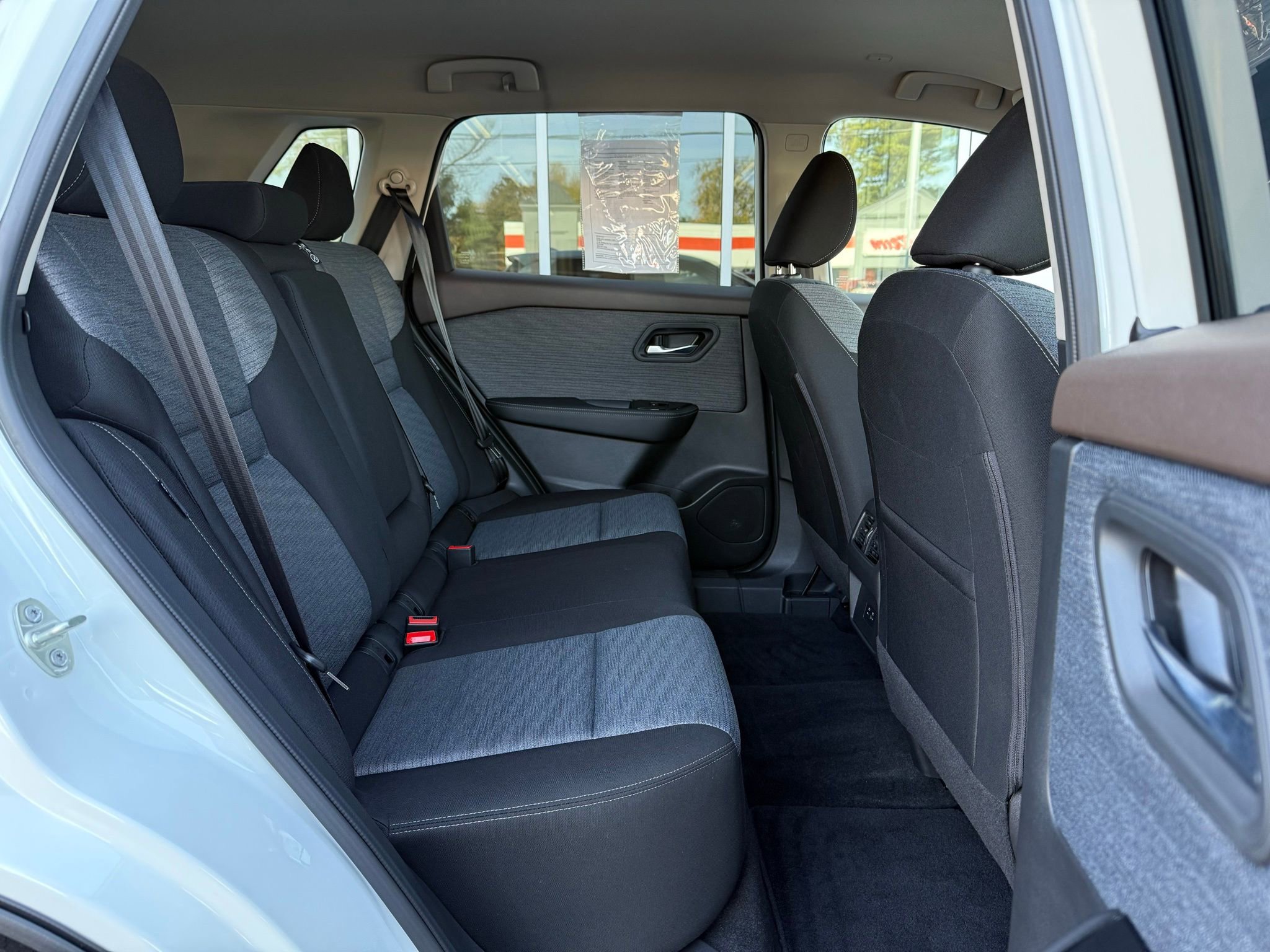 Used 2023 Nissan Rogue SV image 26