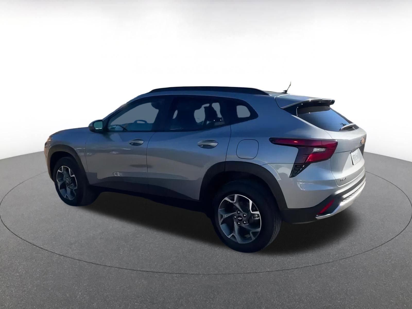 Used 2025 Chevrolet Trax LT image 9