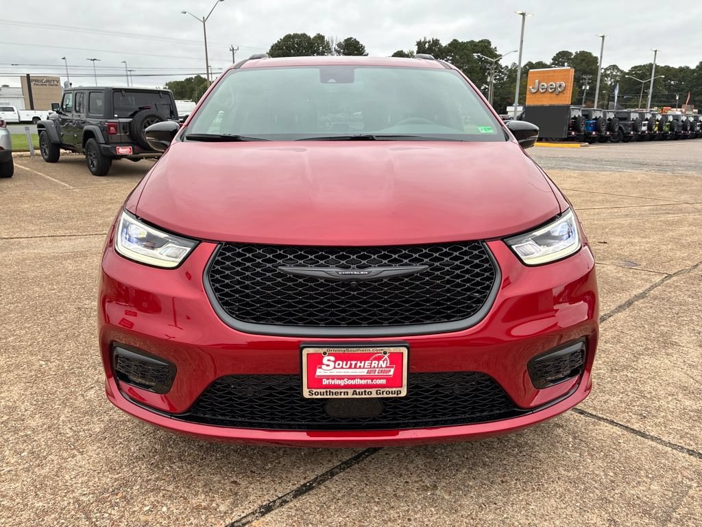 New 2026 Chrysler Pacifica Select w/ S Appearance Package FWD image 9