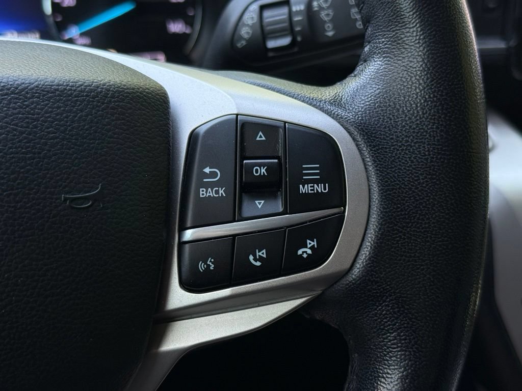 Used 2022 Ford Explorer XLT w/ Equipment Group 202A RWD image 32