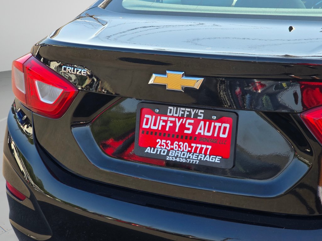 Used 2017 Chevrolet Cruze LS FWD image 14