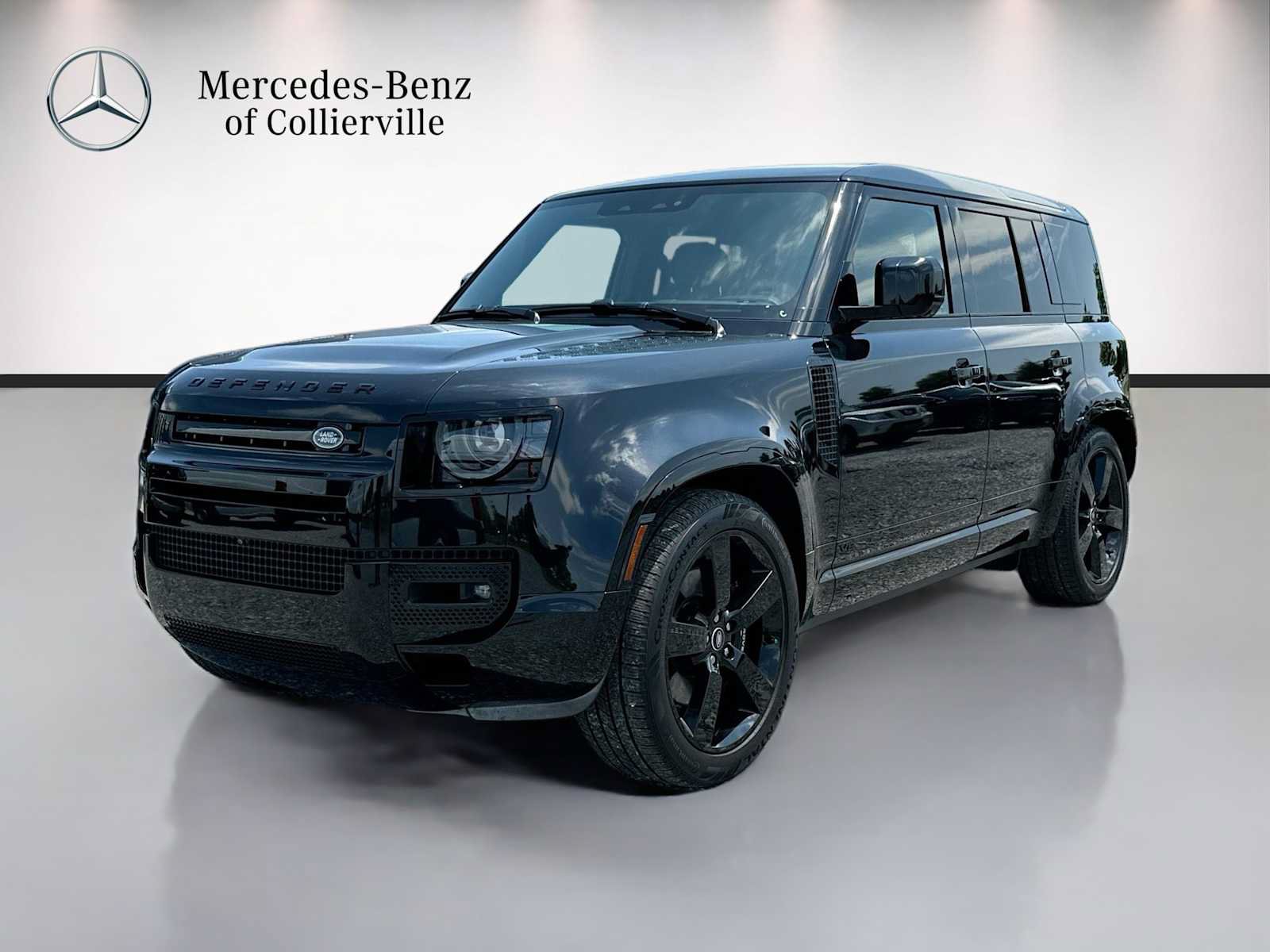 Used 2025 Land Rover Defender 110 V8 AWD/4WD image 1