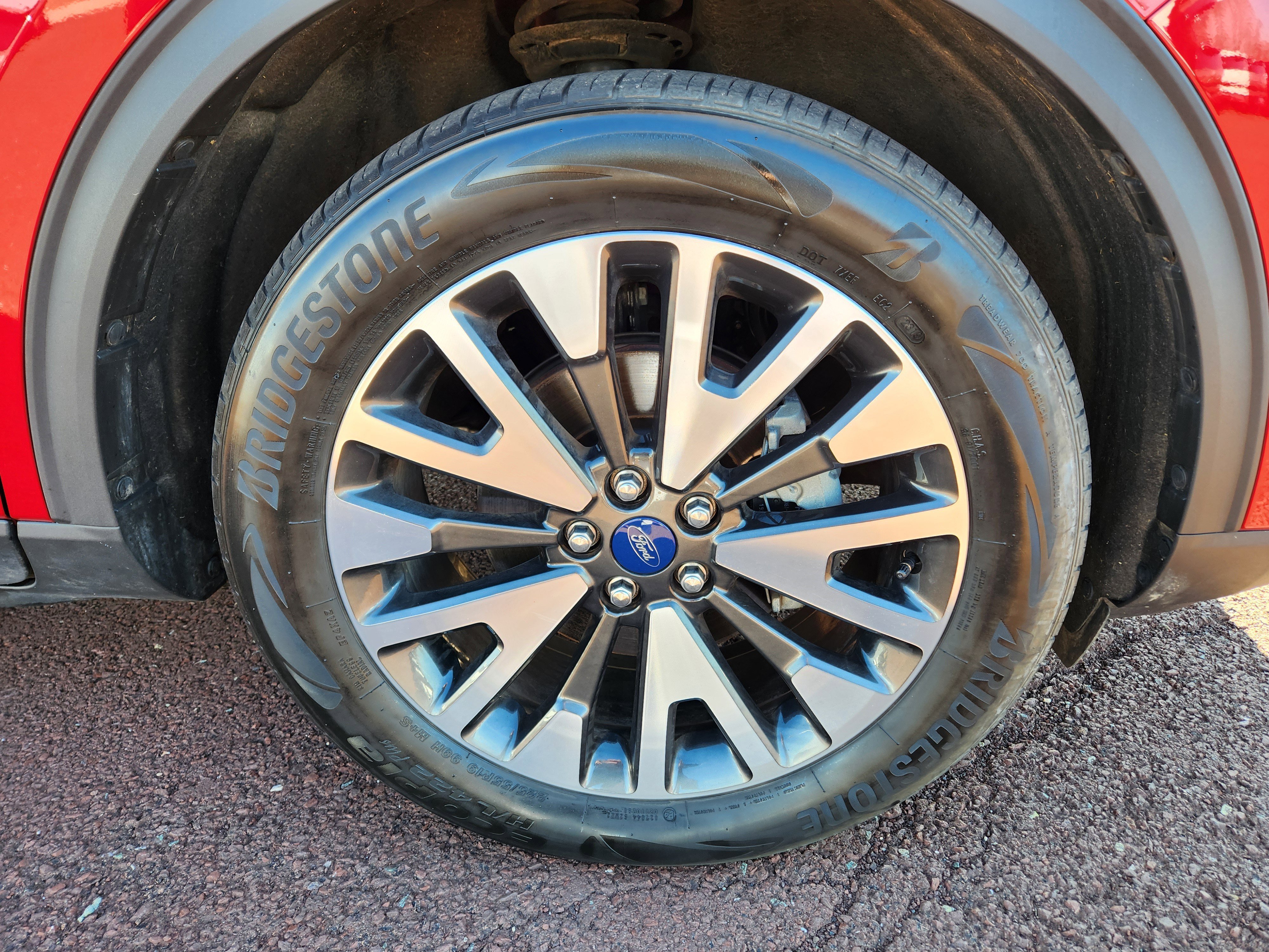 Used 2020 Ford Escape Titanium image 7