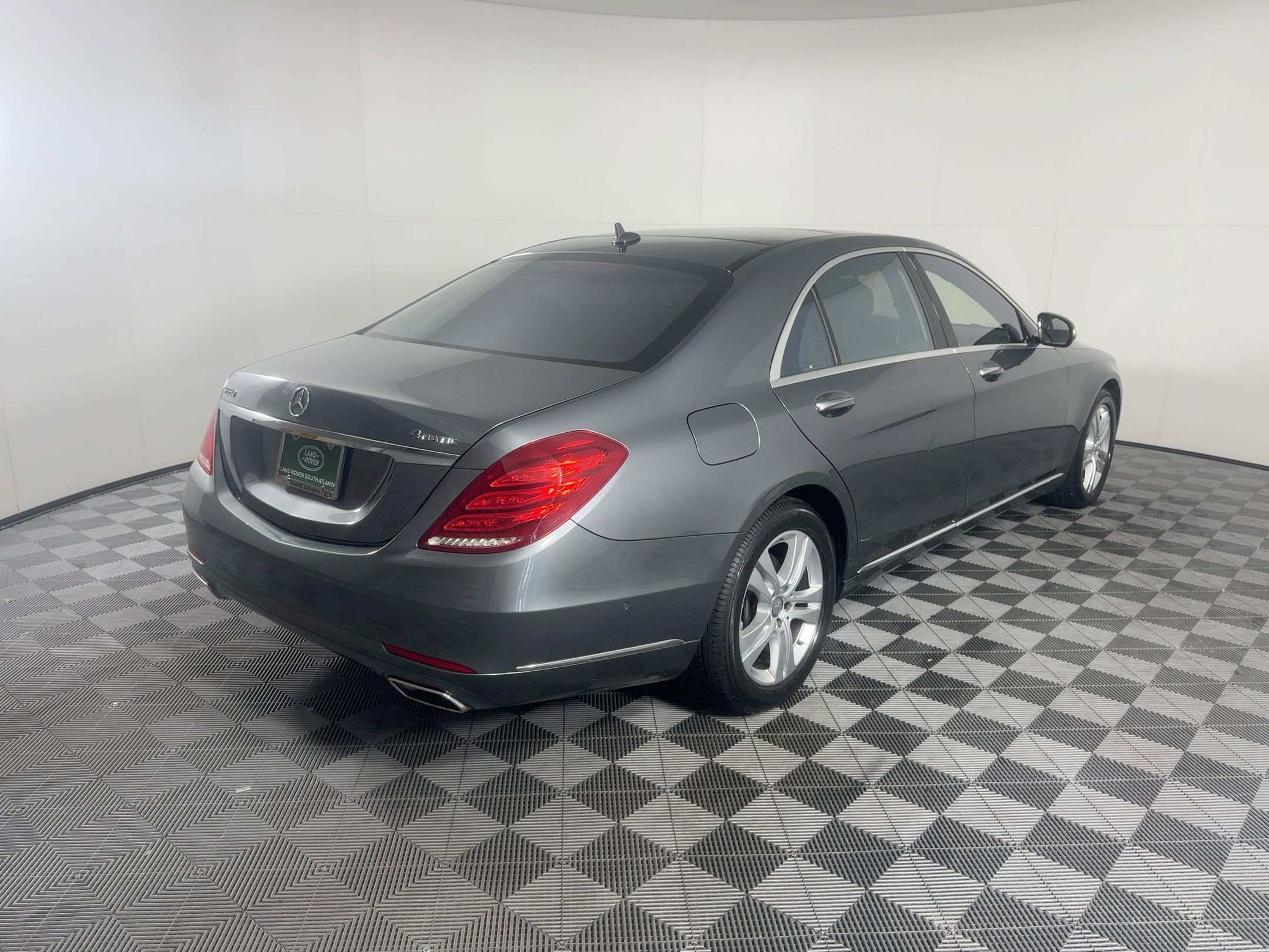 Used 2017 Mercedes-Benz S 550 4MATIC Sedan image 9