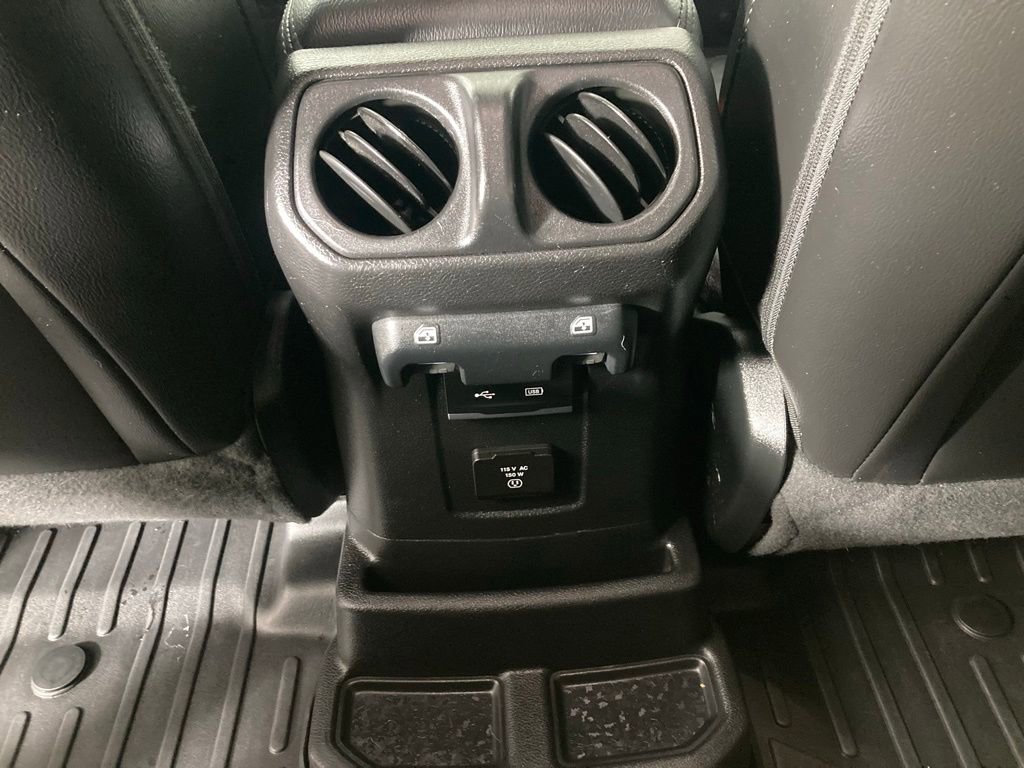 Used 2020 Jeep Wrangler Unlimited Sahara AWD/4WD image 16