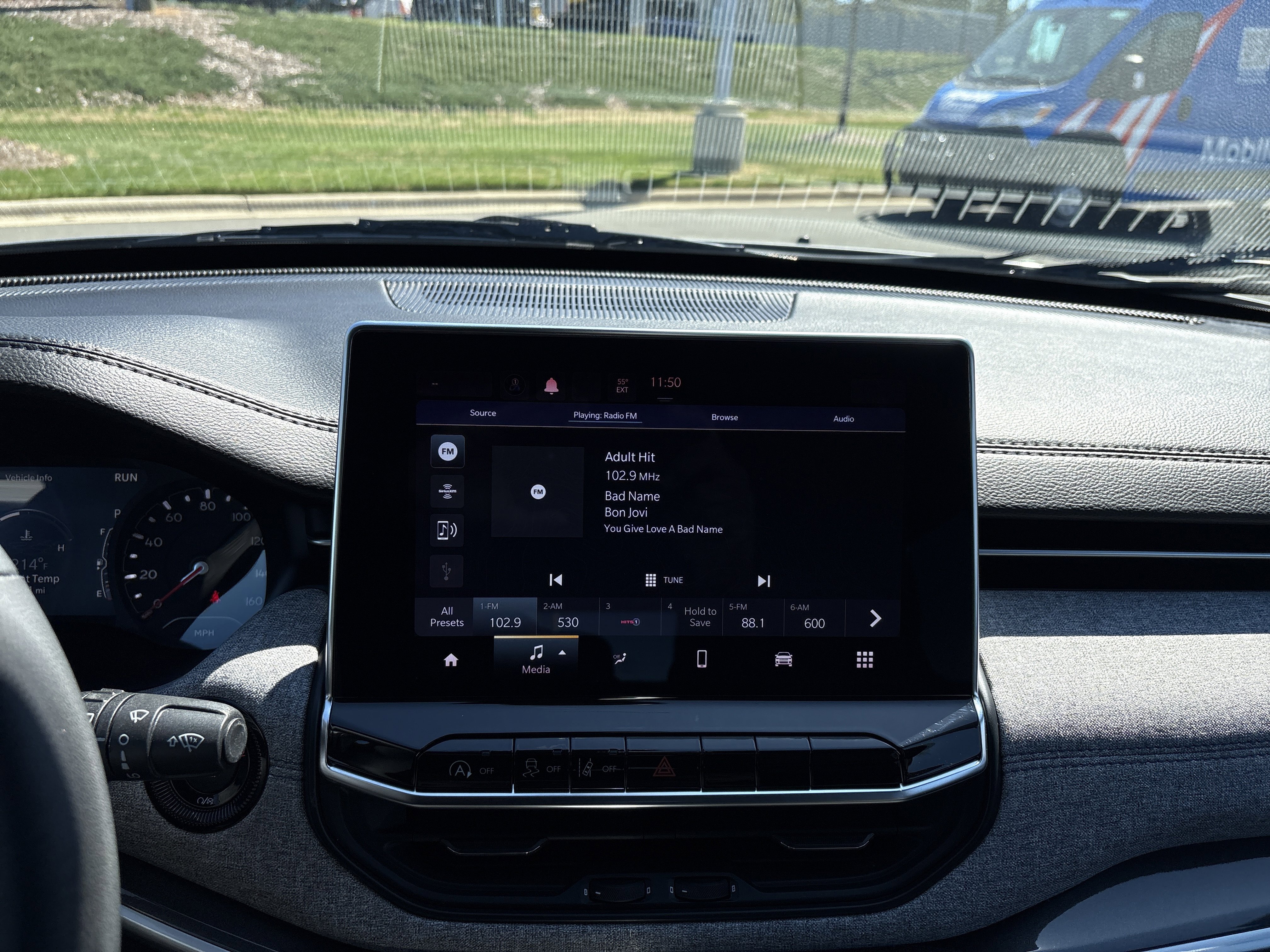 Used 2023 Jeep Compass Latitude image 27