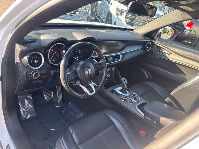 Used 2022 Alfa Romeo Stelvio Ti AWD/4WD image 10