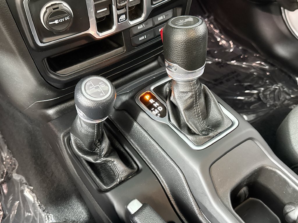 Used 2023 Jeep Wrangler Unlimited w/ Cold Weather Group AWD/4WD image 25
