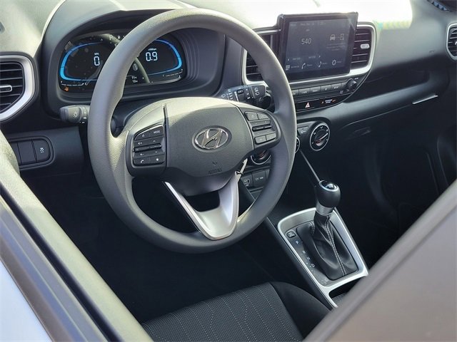 New 2026 Hyundai Venue SE image 3