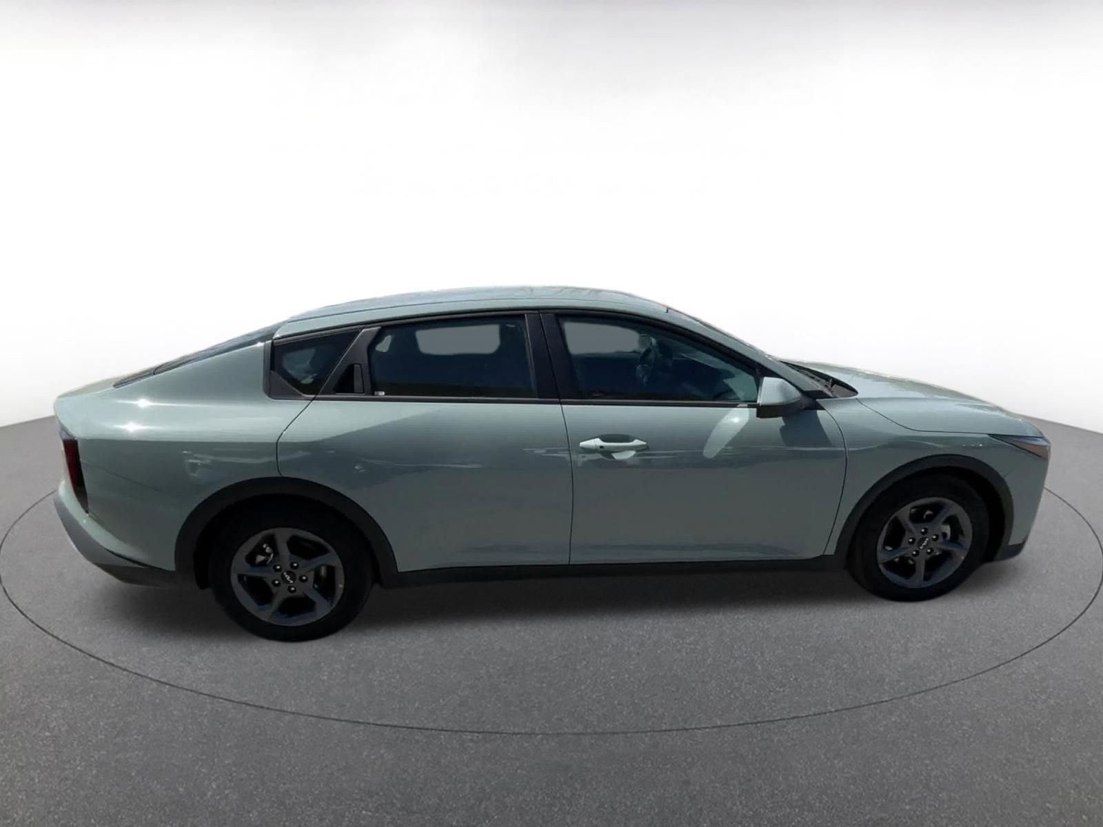 Used 2025 Kia K4 LXS image 16
