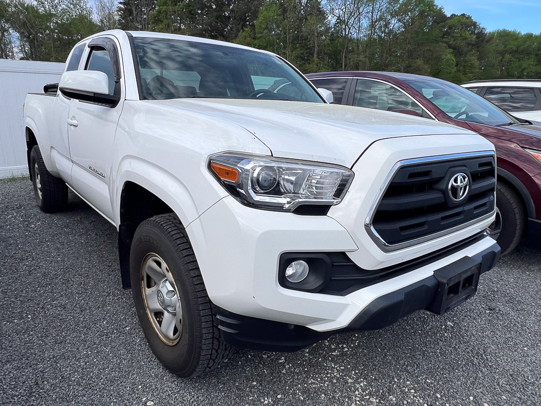 Used 2016 Toyota Tacoma SR5 RWD image 7