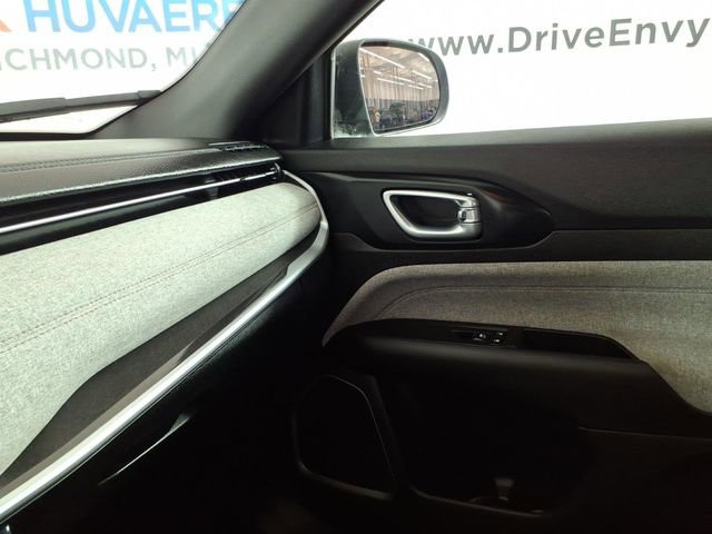 Used 2024 Jeep Compass Latitude image 22