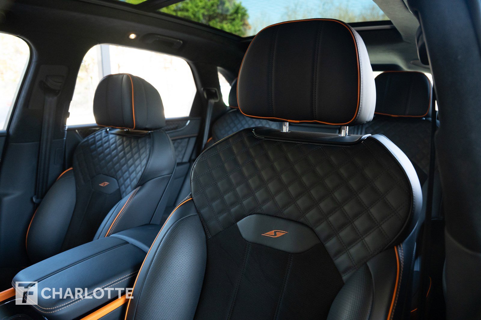 Used 2025 Bentley Bentayga image 20