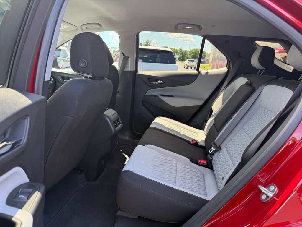 Used 2023 Chevrolet Equinox LT AWD/4WD image 13