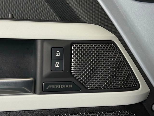 Certified 2023 Land Rover Defender 90 S image 28