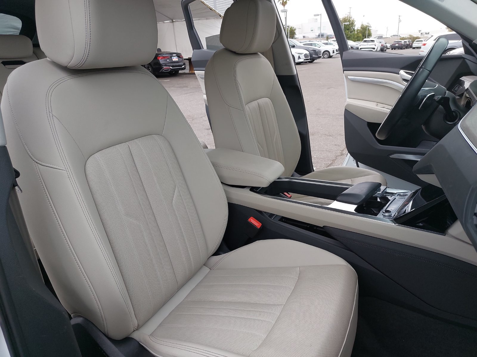 Used 2024 Audi Q8 e-tron Premium Plus w/ Premium Plus Package AWD/4WD image 10