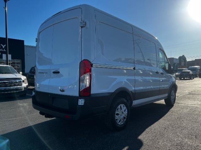 Used 2016 Ford Transit 250 130 Medium Roof RWD image 5