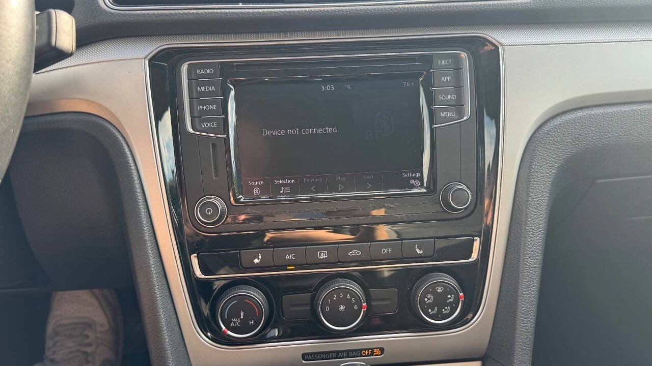 Used 2019 Volkswagen Passat 2.0T Wolfsburg FWD image 18