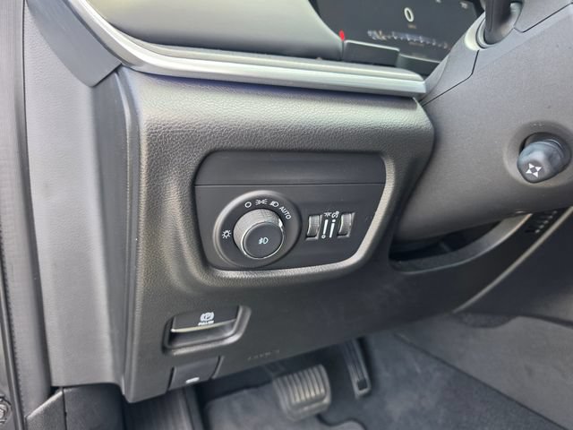 Used 2023 Jeep Grand Cherokee Overland AWD/4WD image 22