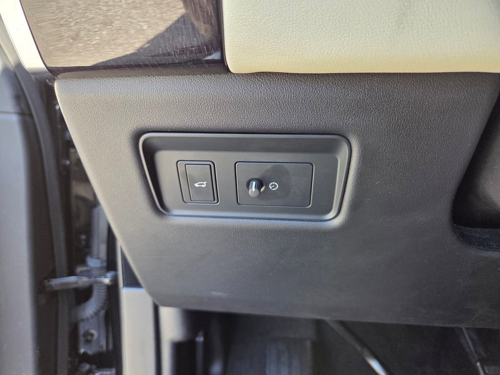 Used 2022 Land Rover Range Rover Sport HSE Silver Edition image 29