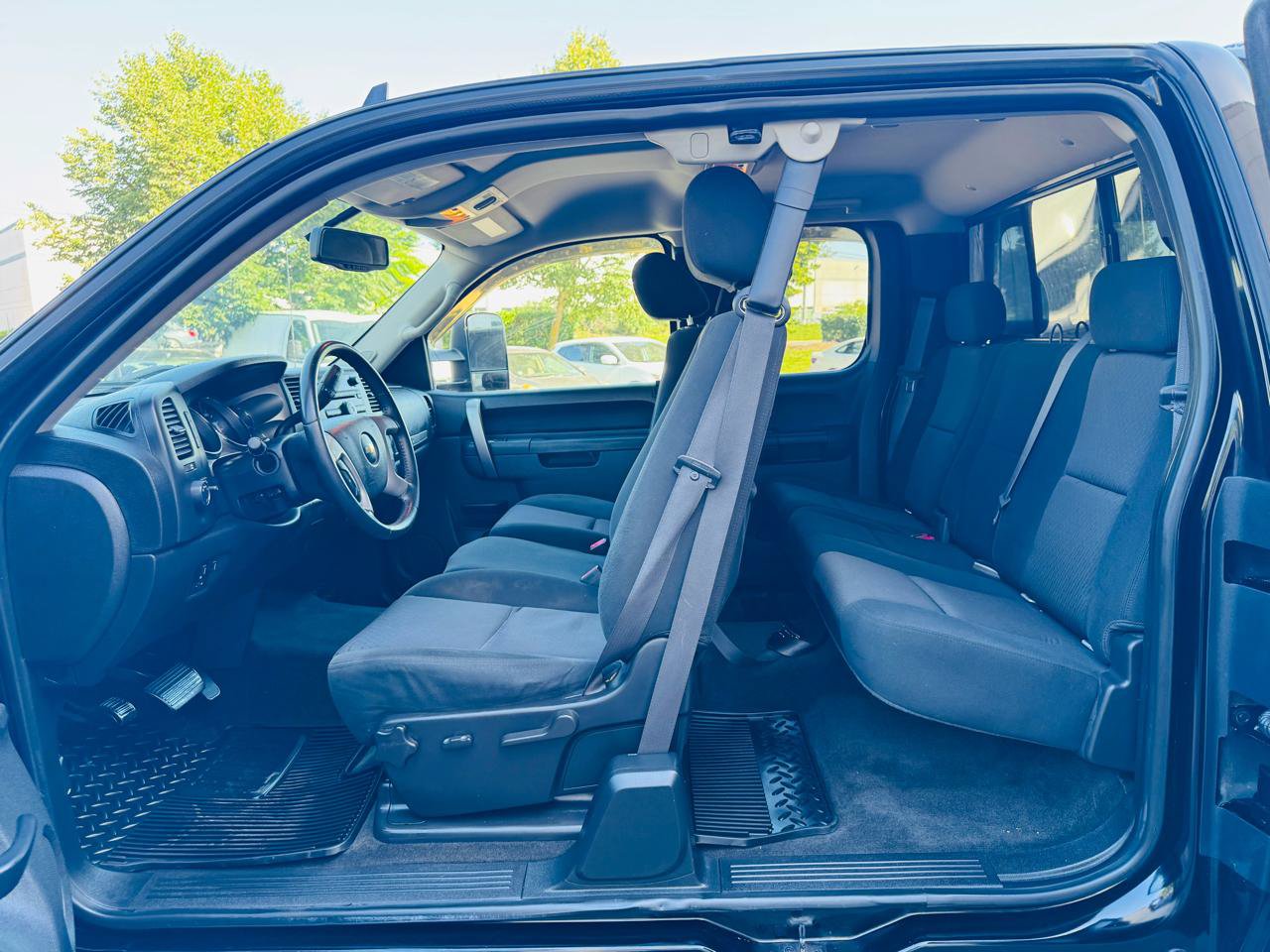 Used 2011 Chevrolet Silverado 2500 LT w/ Interior Plus Package AWD/4WD image 14