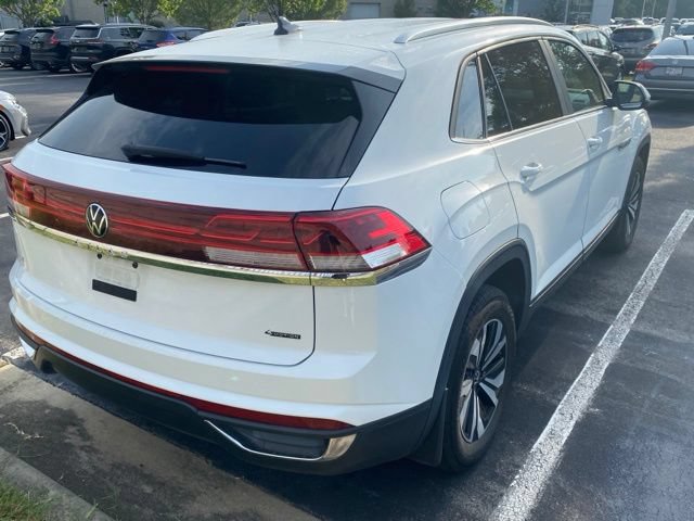 Used 2024 Volkswagen Atlas Cross Sport SE AWD/4WD image 11