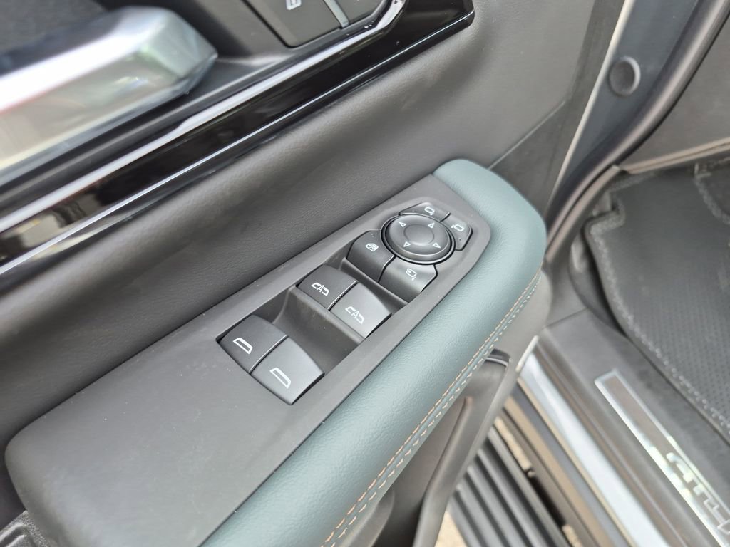 New 2026 GMC Yukon XL AT4 w/ AT4 Premium Package AWD/4WD image 20