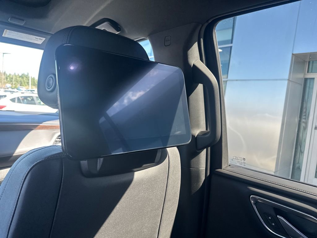 Used 2023 Chevrolet Tahoe High Country w/ Premium Package image 28